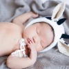 Em bé má lúm đồng tiền: Nét duyên dân gian và ý nghĩa may mắn