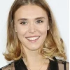 Gaia Weiss: Từ Vikings đến Marie Antoinette và hành trình sự nghiệp