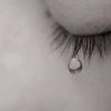 Khóc Ảnh Thất Tình: Nỗi Buồn Của Cô Gái Trong Tình Yêu Tan Vỡ
