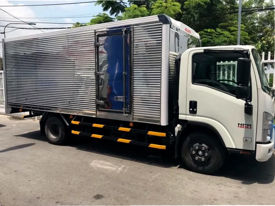 Ảnh cô gái với phong cách cổ điển thanh lịch
