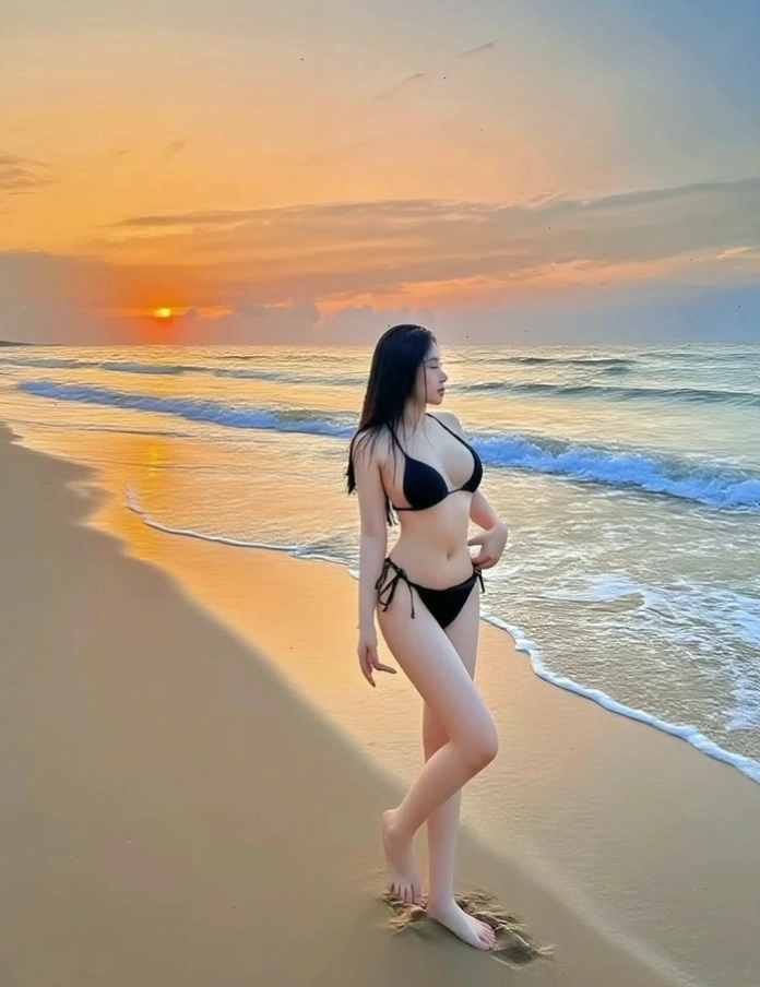 Ảnh gái xinh chụp dáng với biểu cảm dễ thương và trang phục năng động