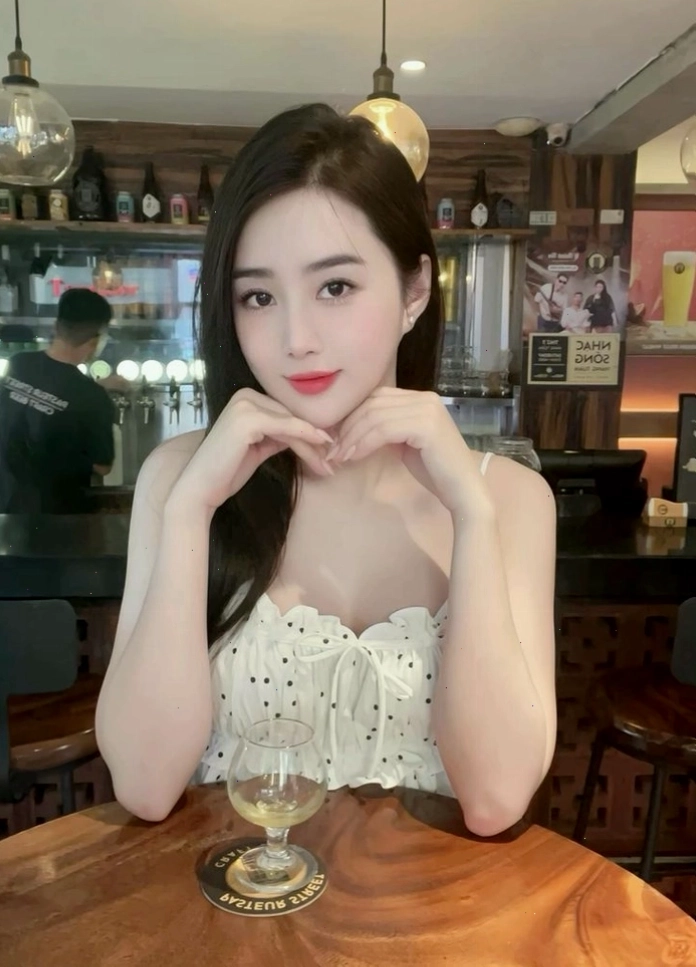 Ảnh gái xinh Việt Nam với phong cách bikini biển năng động