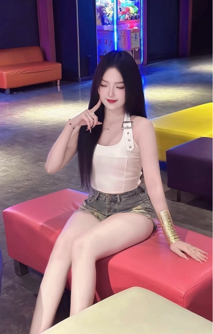 Ảnh gái xinh Việt Nam với phong cách sexy cuốn hút