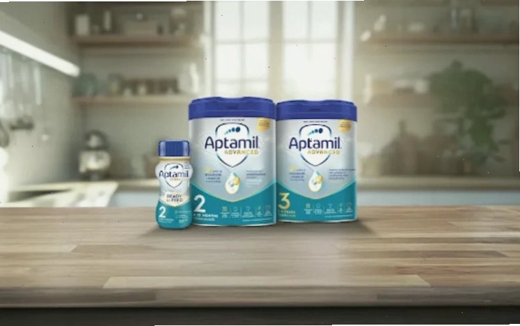 Aptamil Advanced có sự kết hợp giữa các dưỡng chất thiết yếu như DHA, ARA, Prebiotics và Probiotics