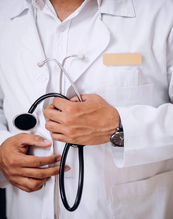 Bác sĩ tư vấn giải pháp điều trị bệnh gai đen
