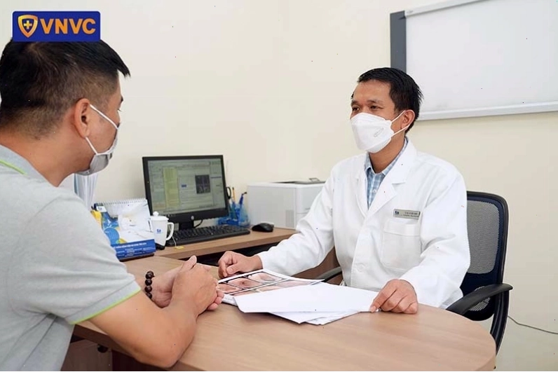 Bác sĩ tư vấn sức khỏe