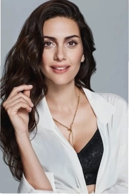 Bergüzar Korel, nữ diễn viên đa tài với vẻ đẹp mặn mà