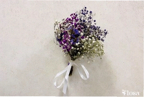 Bó hoa tươi rực rỡ làm quà sinh nhật cho em gái