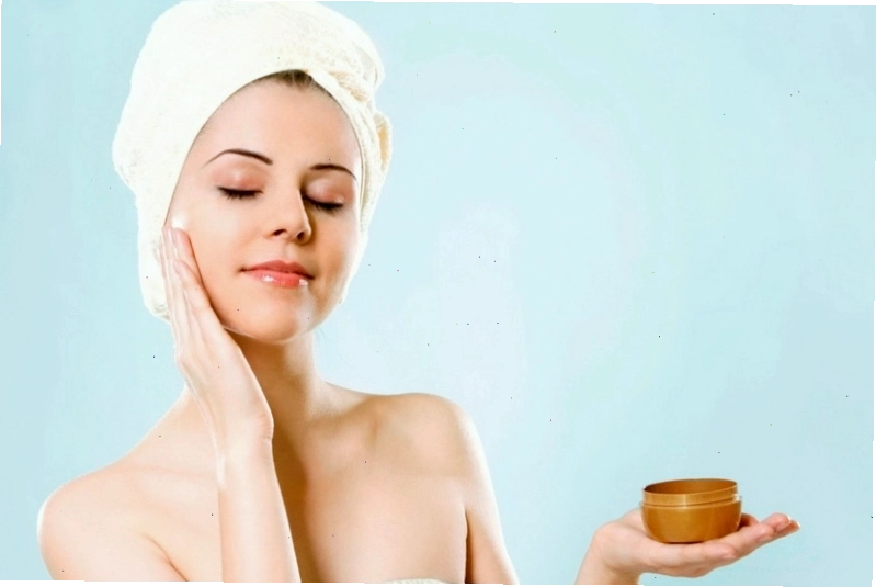 Bổ sung vitamin C và E từ trái cây giúp hỗ trợ sản xuất melanin