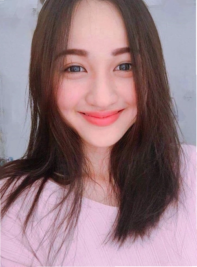 Bức ảnh chân dung cận mặt một cô gái Cần Thơ với đôi mắt hút hồn