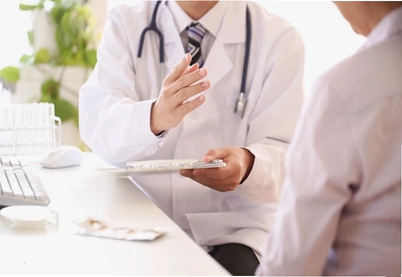 Cần đi khám bác sĩ khi da nổi chấm đỏ bất thường