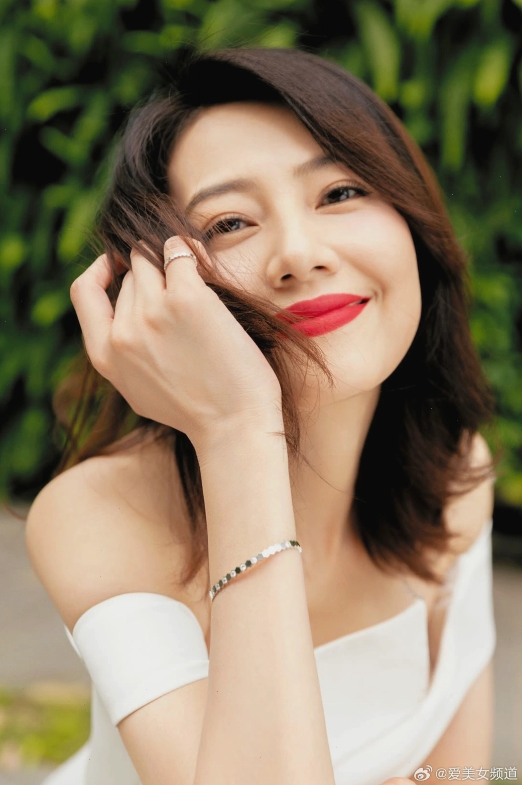 Cao Viên Viên với vẻ đẹp thanh tao