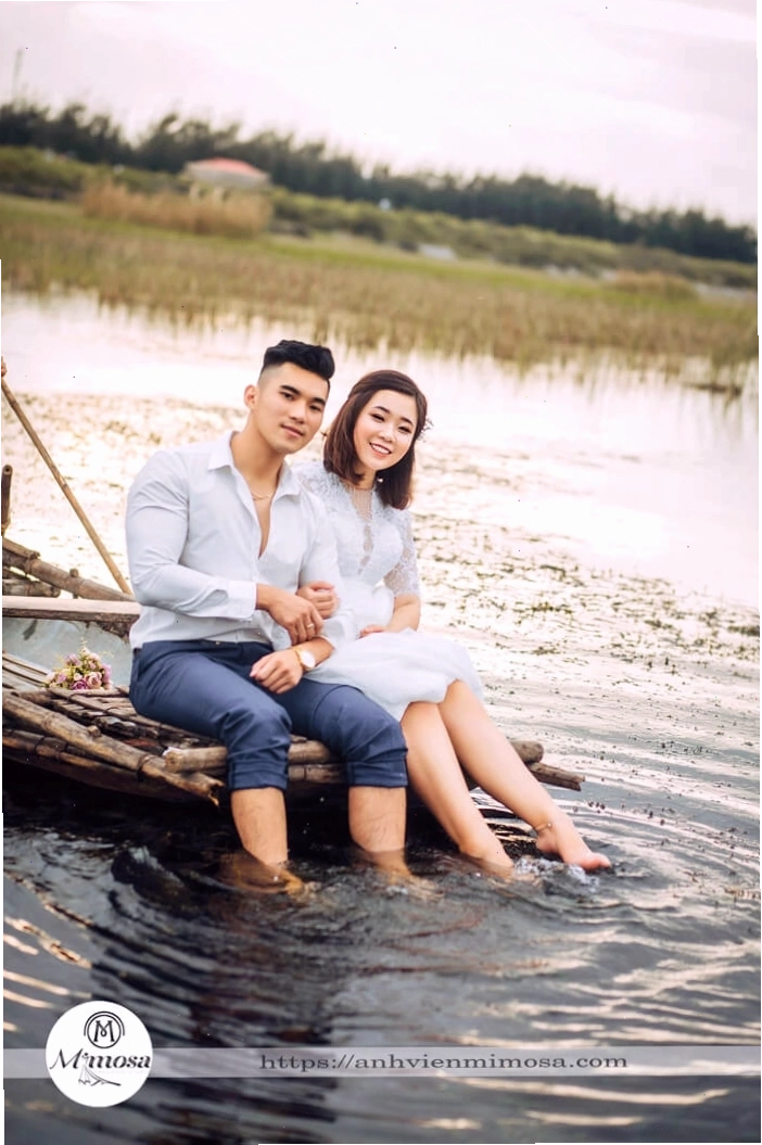 Cặp đôi Nhâm Phương Nam và bạn gái tại Tràng An