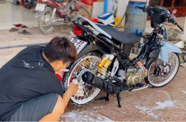 Chiếc xe độ kiểng với nhiều chi tiết trang trí độc đáo