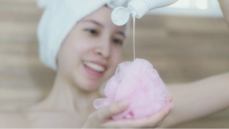 Chọn sữa tắm trị nấm có nguồn gốc rõ ràng và được cấp phép