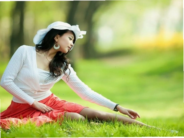 Cô gái Hà Nội xinh đẹp dạo phố