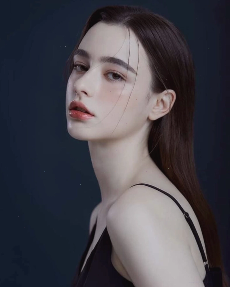 Cô gái tây lạnh lùng với phong cách cá tính