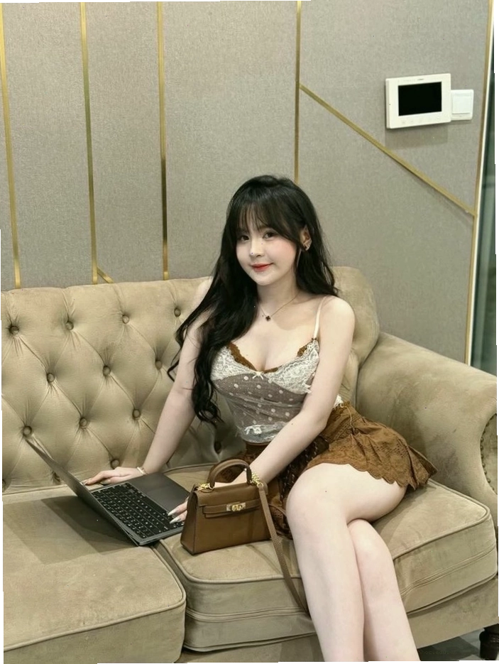 Cô gái Việt Nam cosplay với vẻ đẹp quyến rũ và đầy mê hoặc