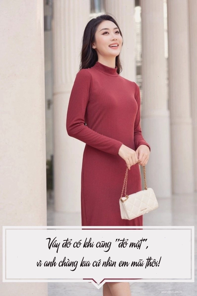 Cô gái Việt Nam trong tà áo dài đỏ