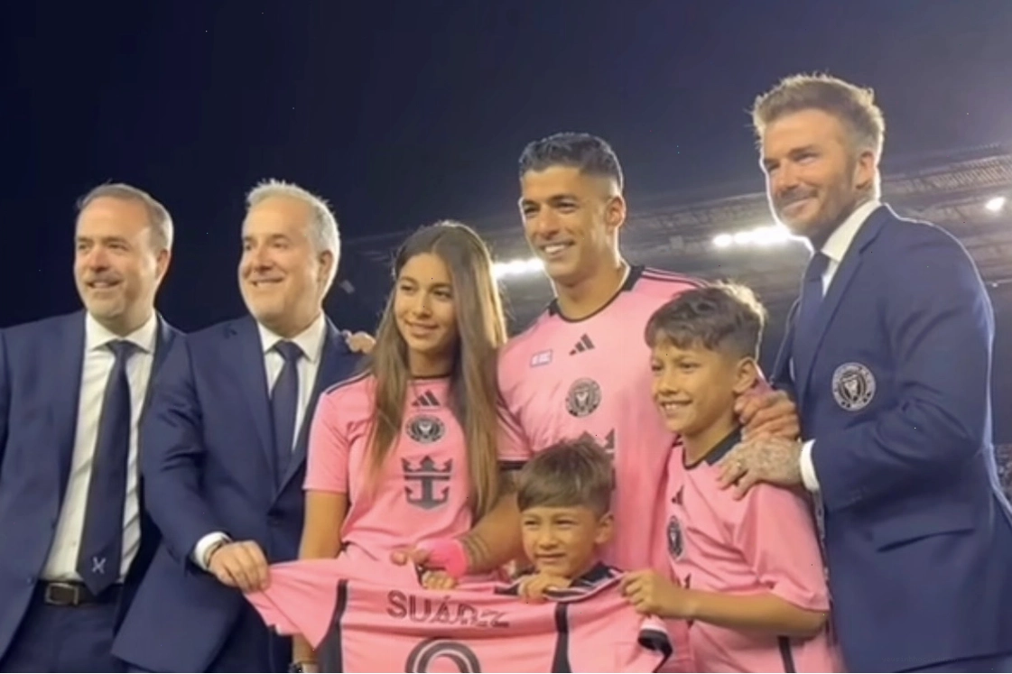 Con gái Luis Suarez sở hữu gương mặt thanh tú cùng nụ cười thu hút
