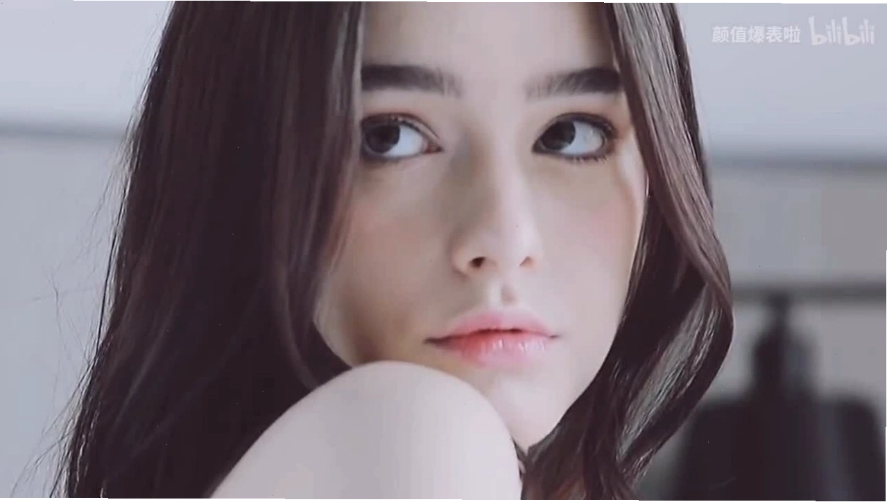 Dasha Taran, người mẫu Nga, sở hữu vẻ đẹp lai Tây cuốn hút