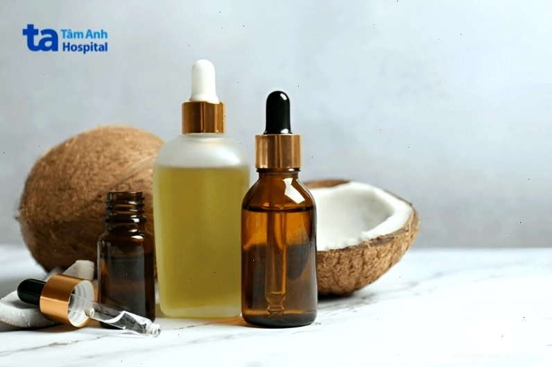 Dầu dừa được cho là có tác dụng hỗ trợ làm mờ đồi mồi