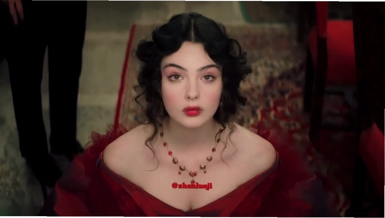 Deva Cassel, con gái Monica Bellucci, thừa hưởng nhan sắc từ mẹ