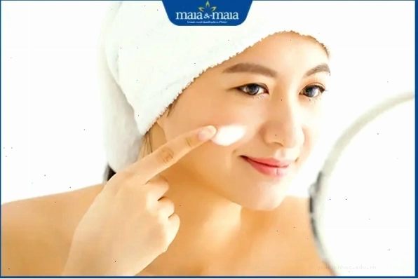 Dưỡng ẩm cho da nhạy cảm