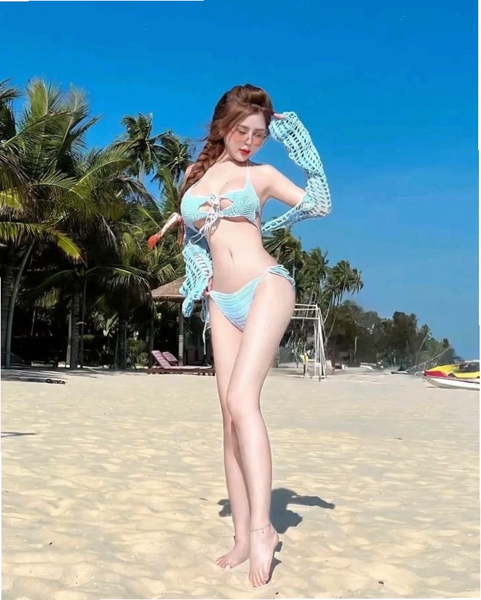 Gái xinh khoe dáng khỏe khoắn trong bộ bikini thể thao
