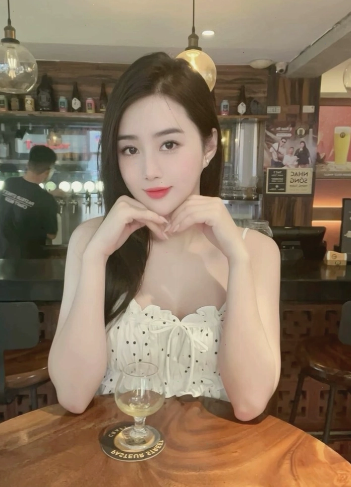 Gái xinh Việt Nam khoe dáng đẹp với bikini trên bãi biển