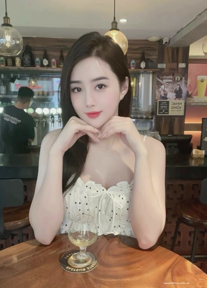 Gái xinh Việt Nam tự tin tạo dáng với bikini theo phong cách biển