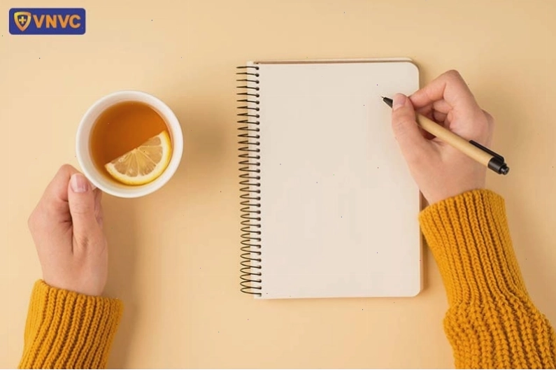 Ghi lại nhật ký để theo dõi sức khỏe và tâm trạng