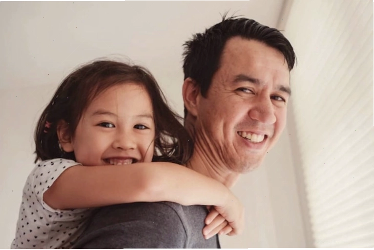 Gia đình hạnh phúc cùng nhau vui chơi