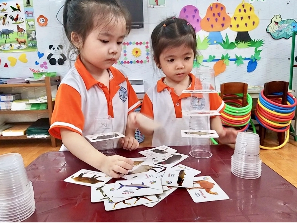 Gia đình hổ trong môi trường sống tự nhiên