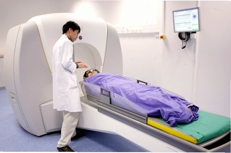 Hình ảnh minh họa các nguồn phóng xạ tự nhiên và nhân tạo