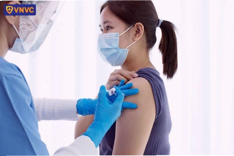 Hình ảnh tiêm vắc xin cho trẻ em