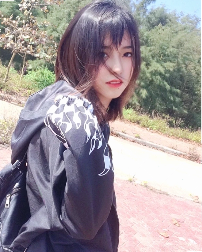 Hình ảnh xinh đẹp của nữ sinh lớp 12