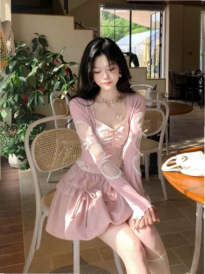 Khoảnh khắc thời trang pinky cuốn hút của cô gái xinh