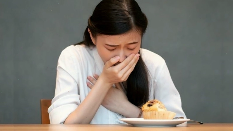 Lưỡi viêm gây đau khiến người bệnh không thể nhai, nuốt là triệu chứng cần đi khám sớm
