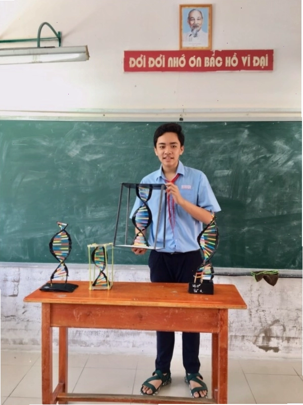 Mô hình ADN sử dụng que kem làm khung và hạt cườm làm bazơ
