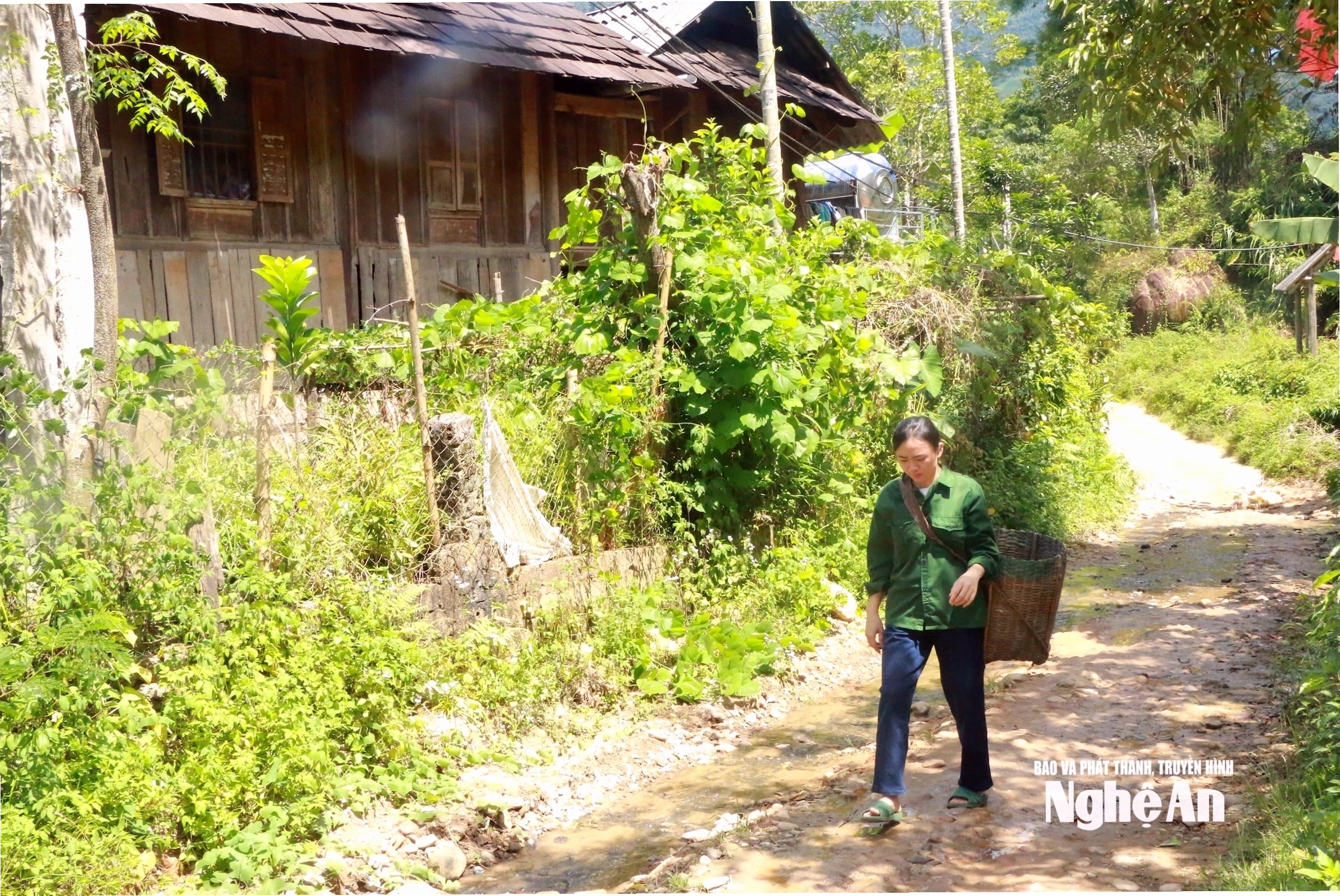 Nét đẹp giản dị của cô gái dân tộc Thái