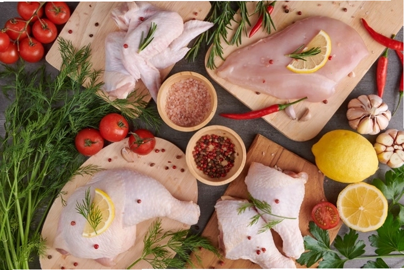 Ngứa ngáy da có thể do dị ứng thực phẩm gây cảm giác như kim châm