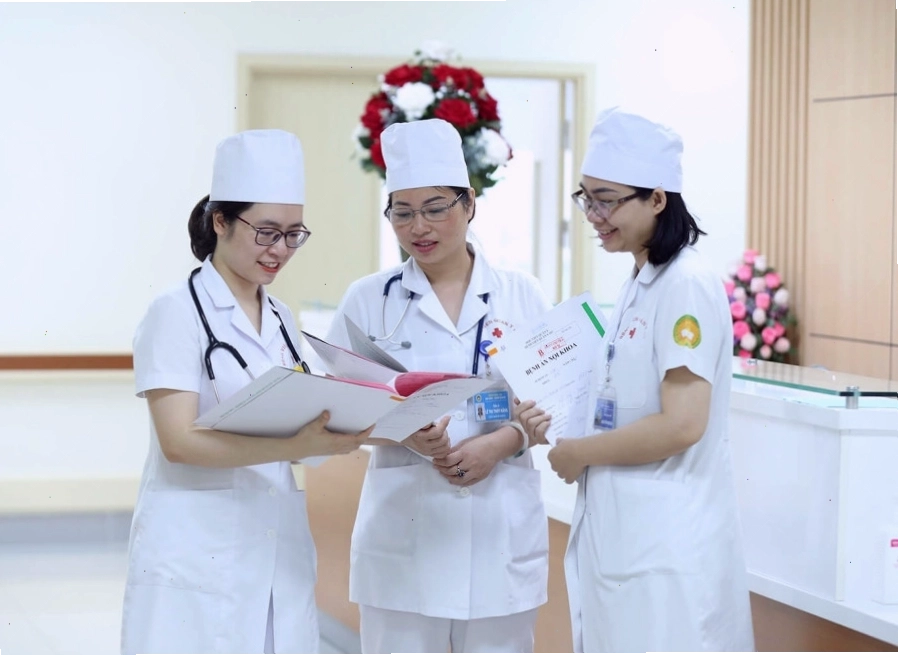 Nữ quân nhân Việt Nam hoàn thành xuất sắc nhiệm vụ
