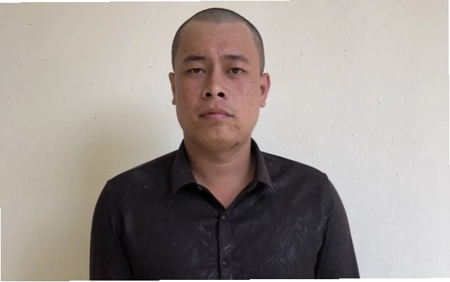 Phong cách thời trang trẻ trung của cô gái 18 tuổi