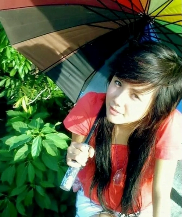 Phương Ly chăm sóc con trai