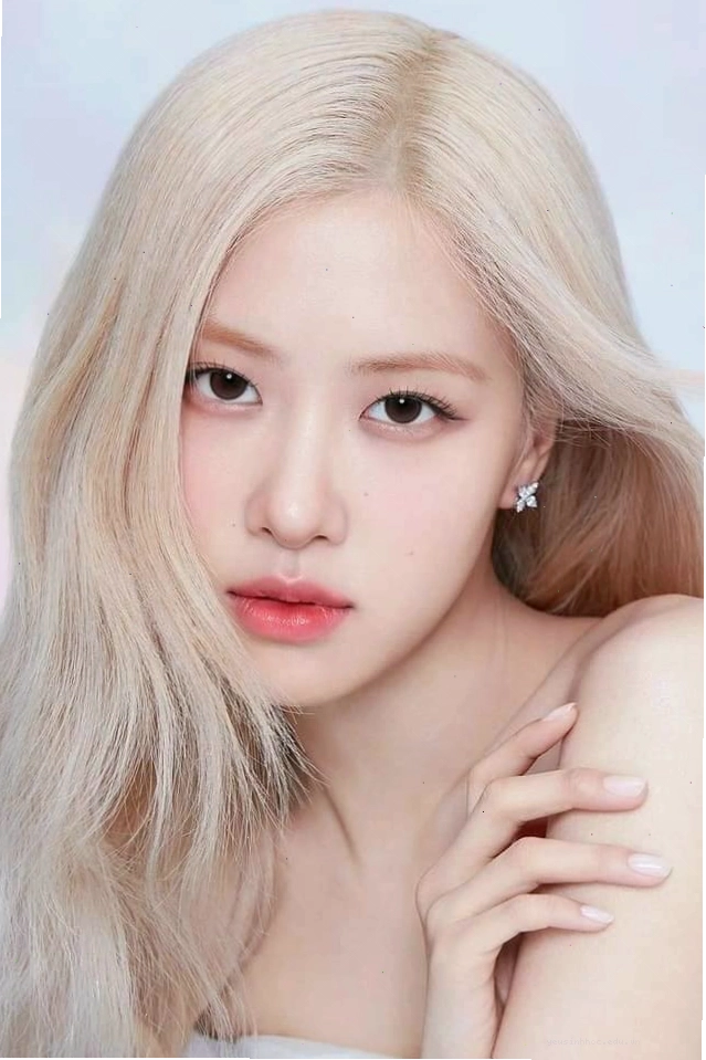 Rosé, 29 tuổi, được tạp chí TC Candler bình chọn là gương mặt đẹp nhất thế giới 2025