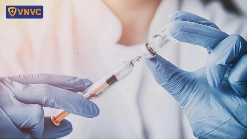 Tiêm vắc xin giúp bổ sung kháng thể và tăng cường khả năng phòng vệ của cơ thể