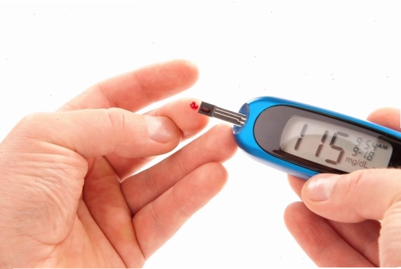 Tiểu đường là một trong các nguyên nhân khiến người già bị phù chân