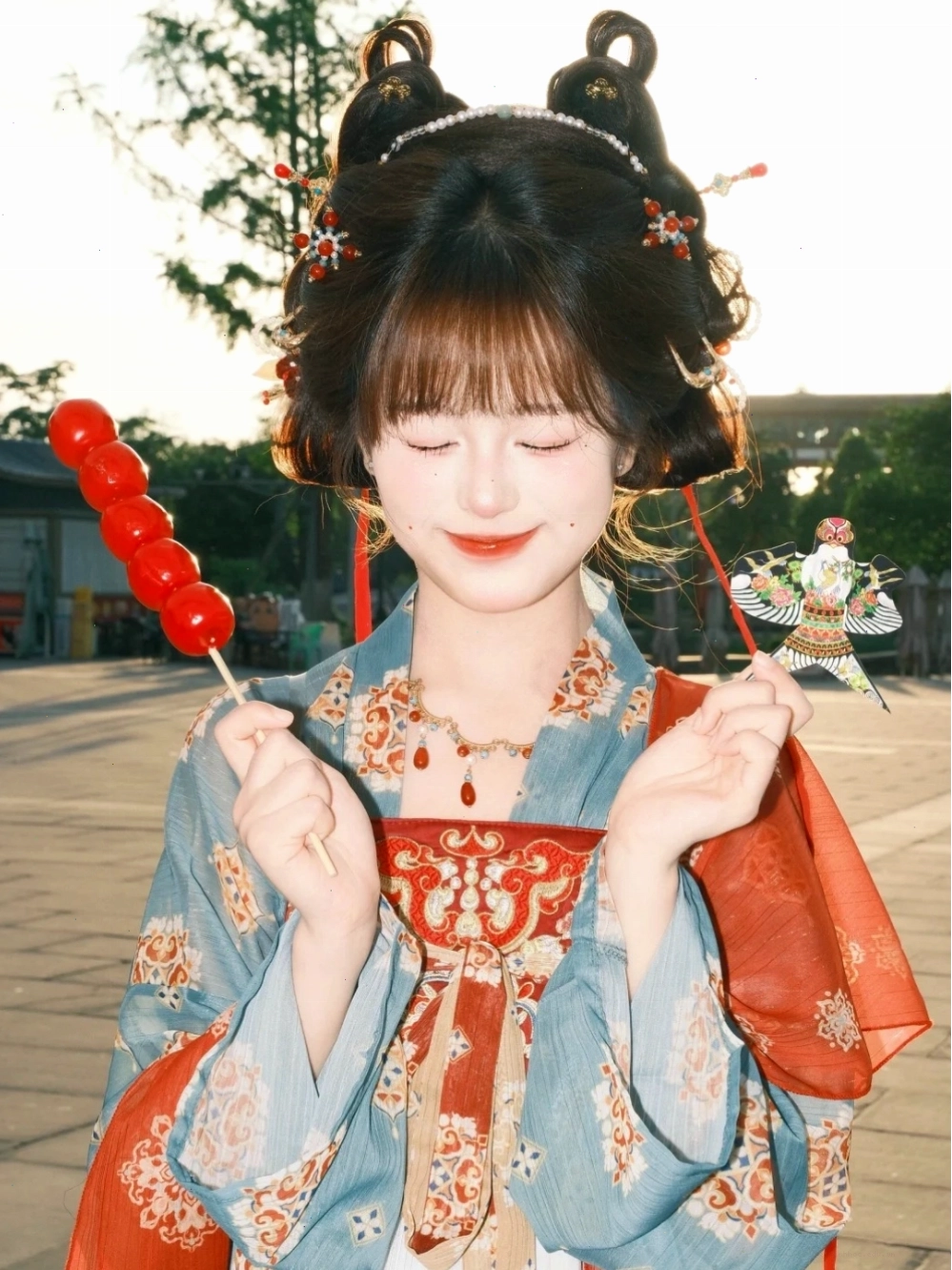 Trang phục cosplay ấn tượng của cô gái Trung Quốc tạo điểm nhấn thu hút