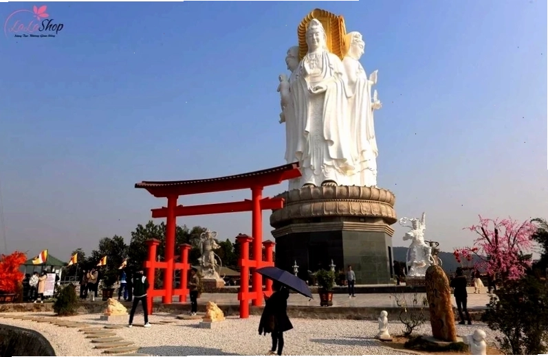 Tượng Quan Âm lớn đẹp uy nghi